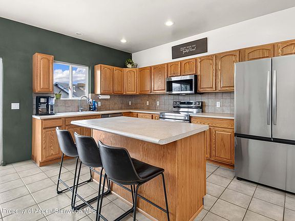 4th image of 94 Bristlecone Ct