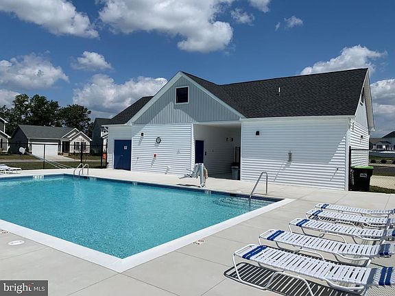 3rd image of 104 Lenore Ln