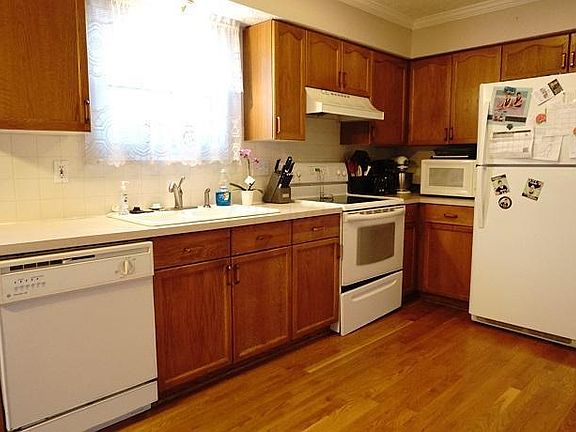 3rd image of 378 Dewfall Dr