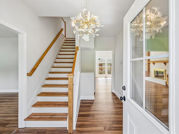 3rd image of 421 Blair Ln