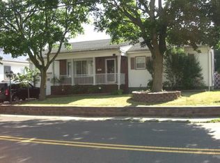 195 Suttons Ln, Edison, NJ 08817