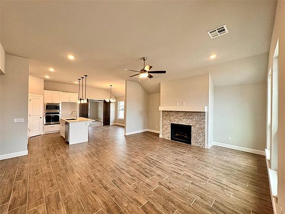 5th image of 1201 SW 140th St