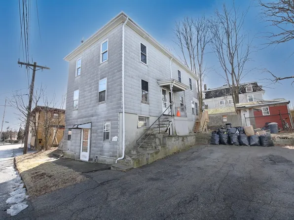 12 Perkins St, Bridgewater, MA 02324