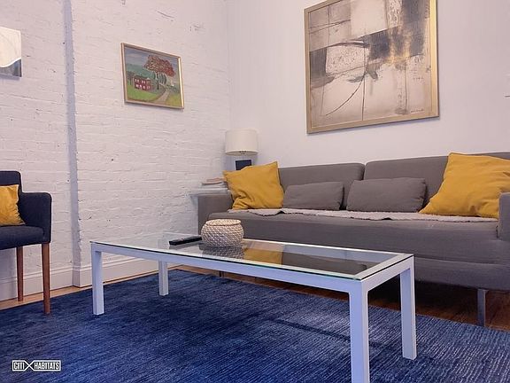 4th image of 121 Henry St APT 4