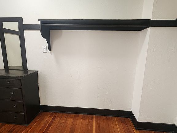 3rd image of 747 N Wilcox Ave #204