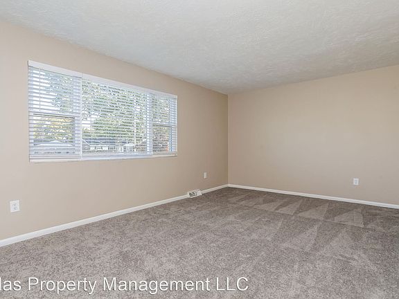 3rd image of 799 Serben Dr