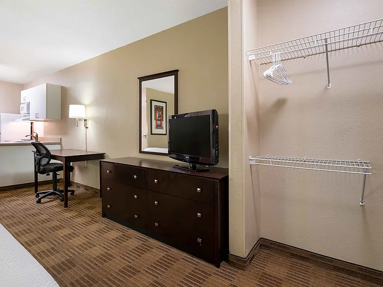 Studio Suite - 2 Full Beds