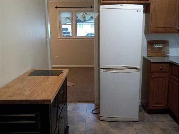 4th image of 26 Poplar St