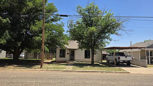 905 N Avenue F Photo 1