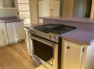 305 Eardley Ave #305E, Pacific Grove, CA 93950