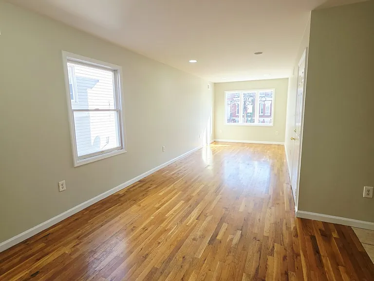 132 Grant Ave #1A — Photo 11