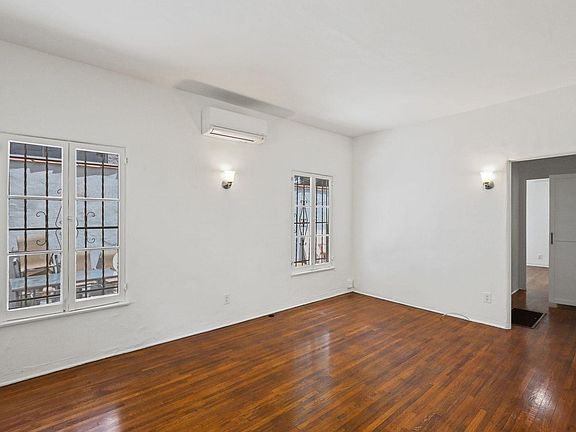 4th image of 8433 Blackburn Ave #8433.75