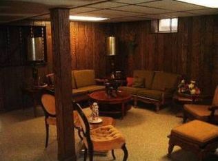 2940 Valley View Rd, Wadsworth, IL 60083