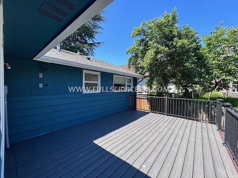7412 Military Rd S — Photo 34