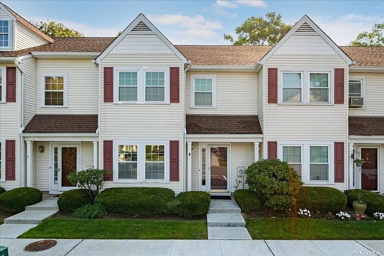 1st image of 79 Stratford Ct #79