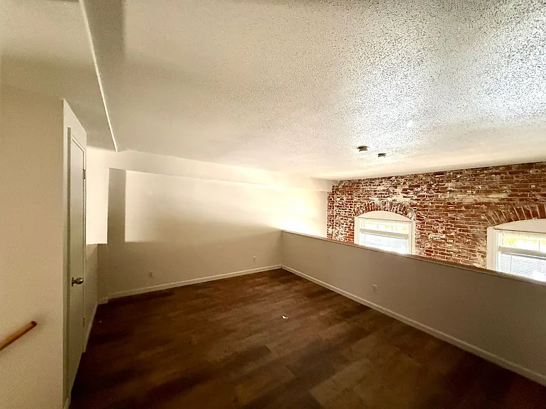 Modern Tool Square — Photo 15