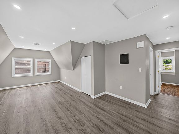 5th image of 467-469 Summer Ave #3