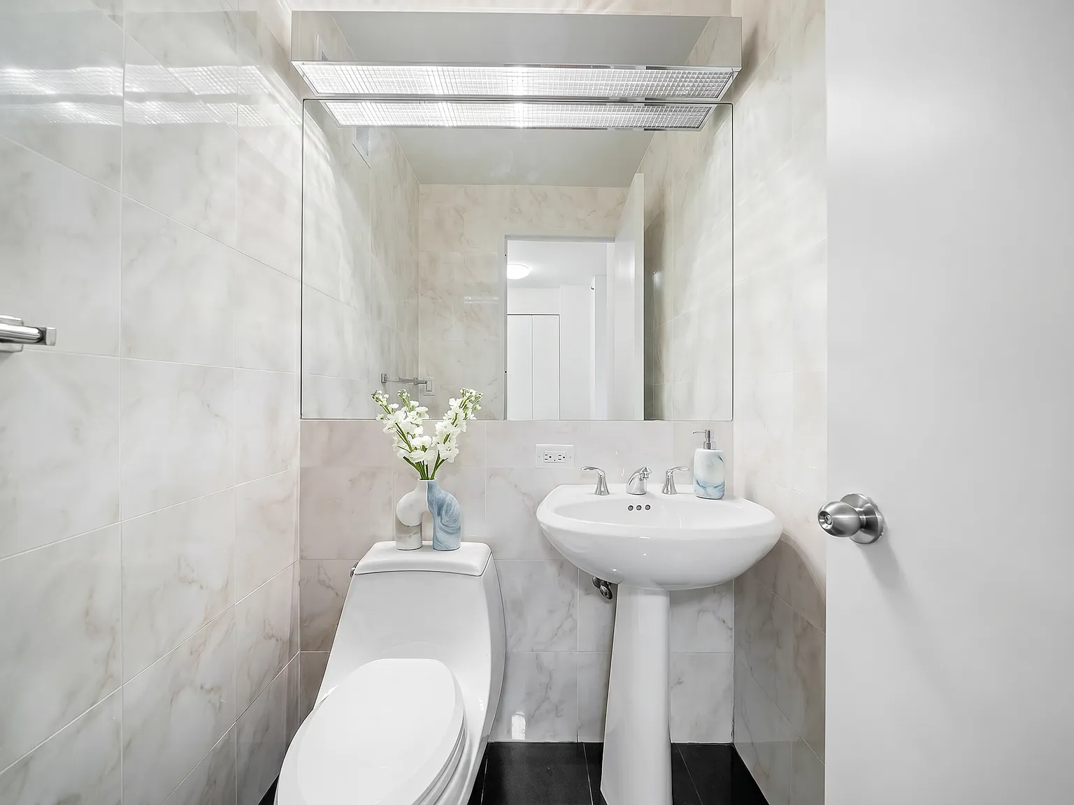 420 East 61st Street — Photo 4