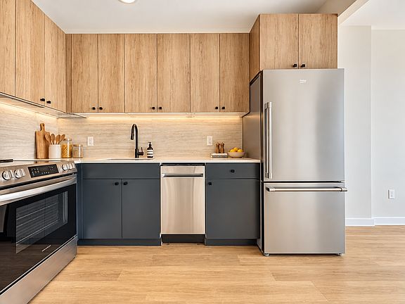 2nd image of 1584 Fulton St #10D