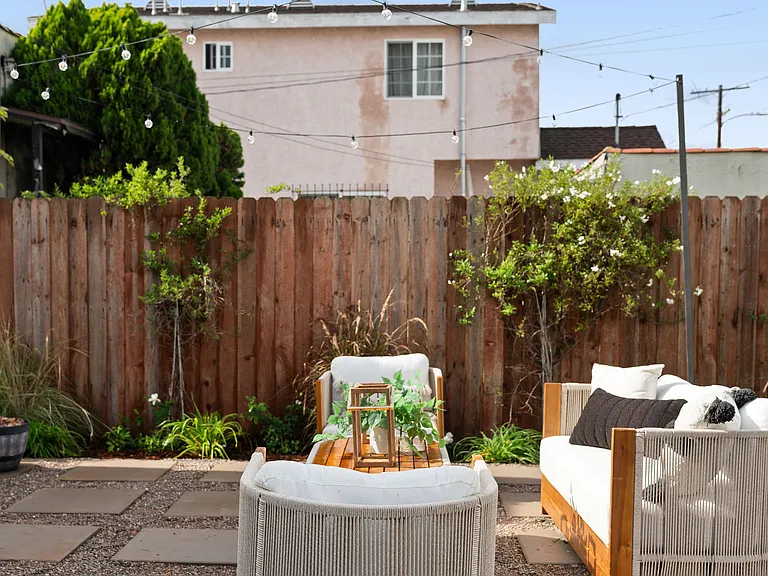 607 W 111th Pl — Photo 33