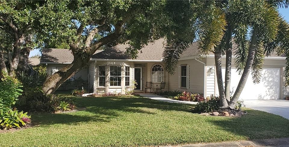 1st image of 360 Hawthorne Ln