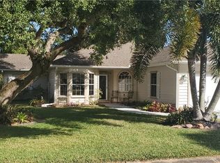 360 Hawthorne Ln, Vero Beach, FL 32962