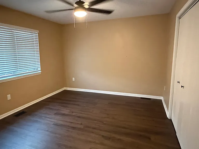 1280 Dewey St #4 — Photo 5