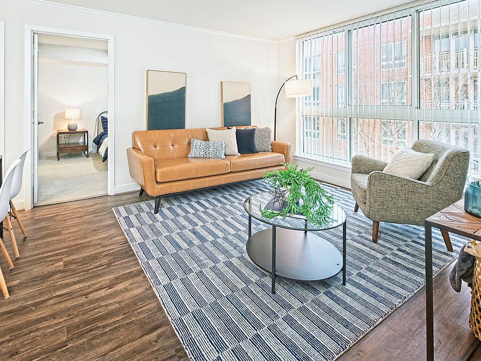 08_LivingRm_ThomasCourt