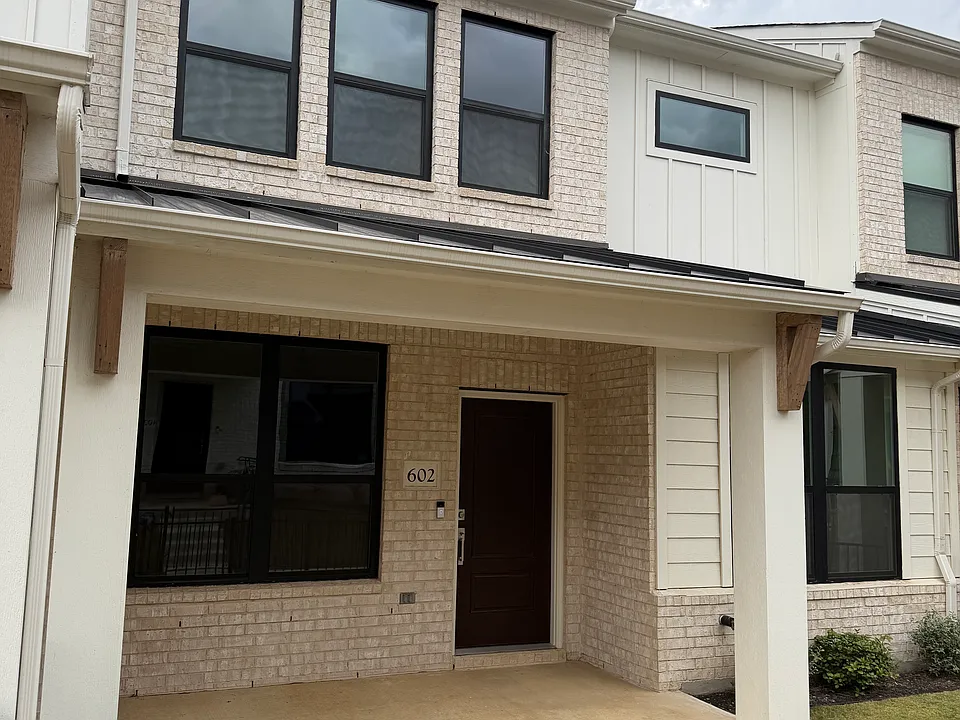 1280 E Main St #602