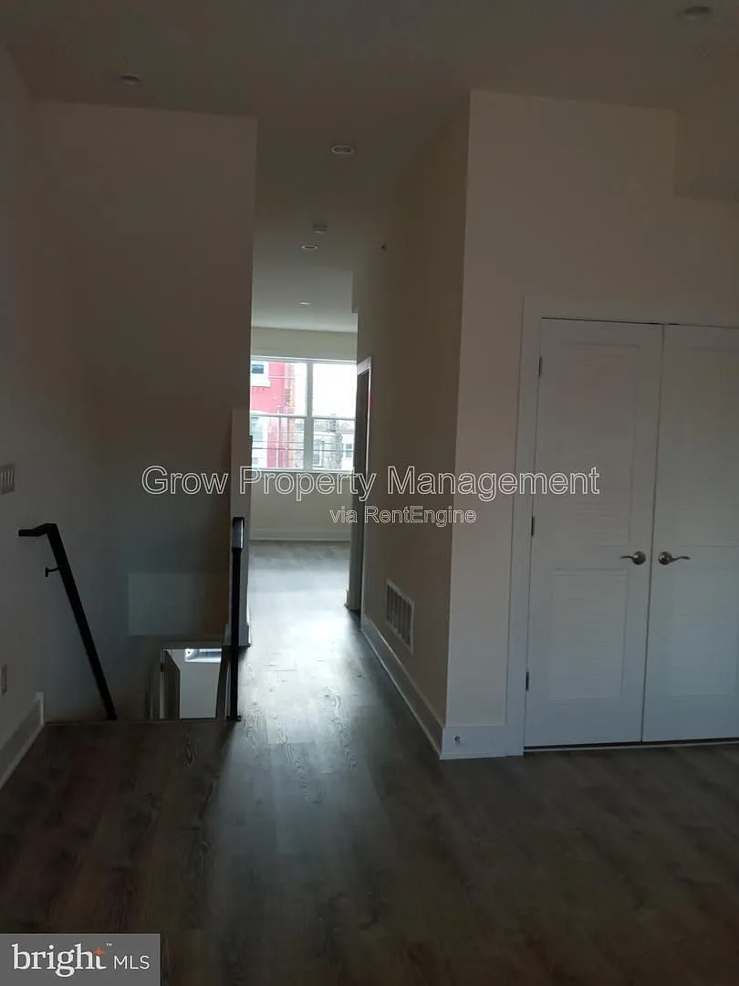 Building Photo - 2127 N 9th St #1