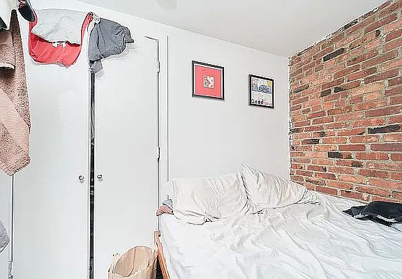 5th image of 203 E 4th St APT 4