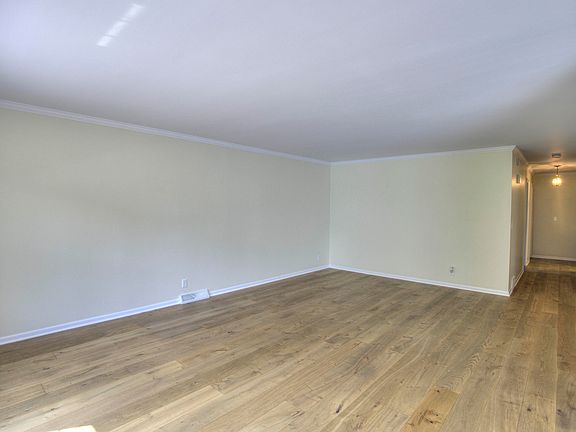 3rd image of 1201 Eastlane St