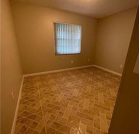 3rd image of 858 Croton Dr
