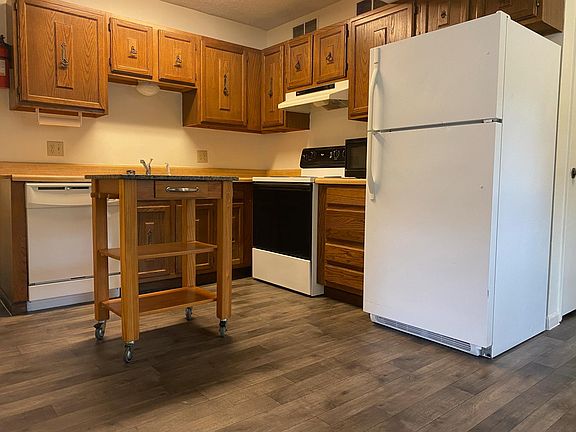 4th image of 326 Kiowa St #B
