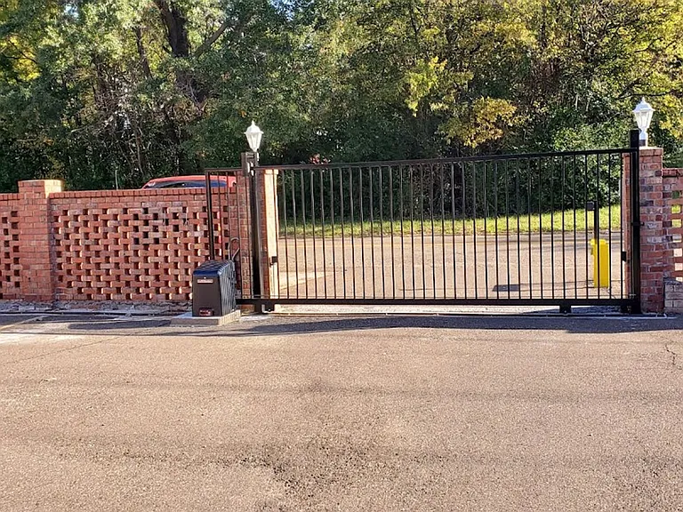 Patriot Apartments — Photo 23
