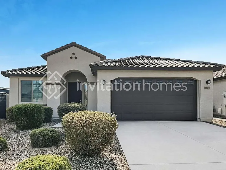 5921 N 195th Dr — Photo 1