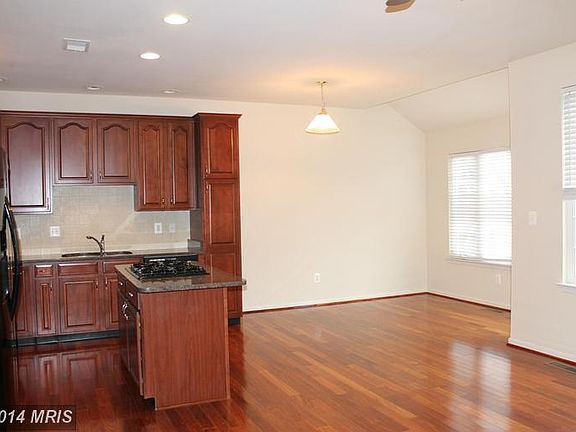 3rd image of 22559 Welborne Manor Sq