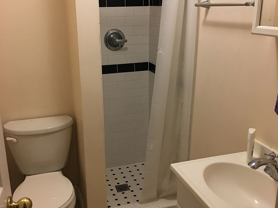 1st image of 304 W Gregory St APT 3