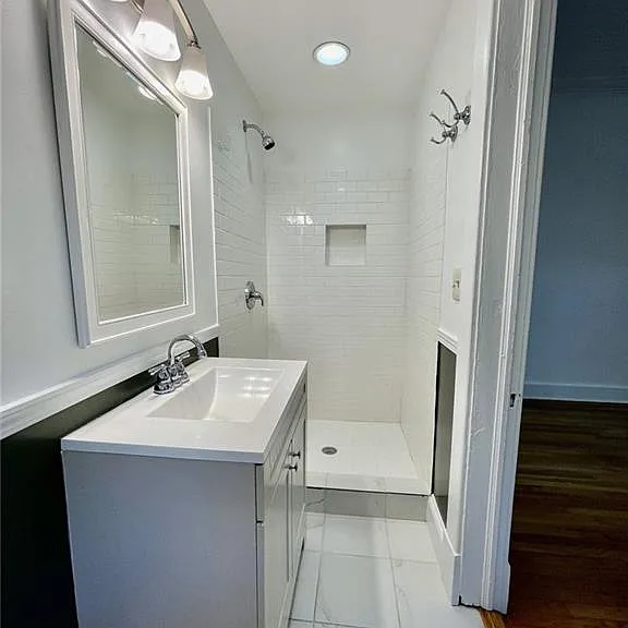 1193 Mansfield Ave NE — Photo 16