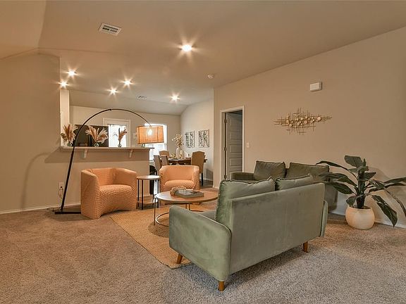 4th image of 1316 Chuck Wagon Dr