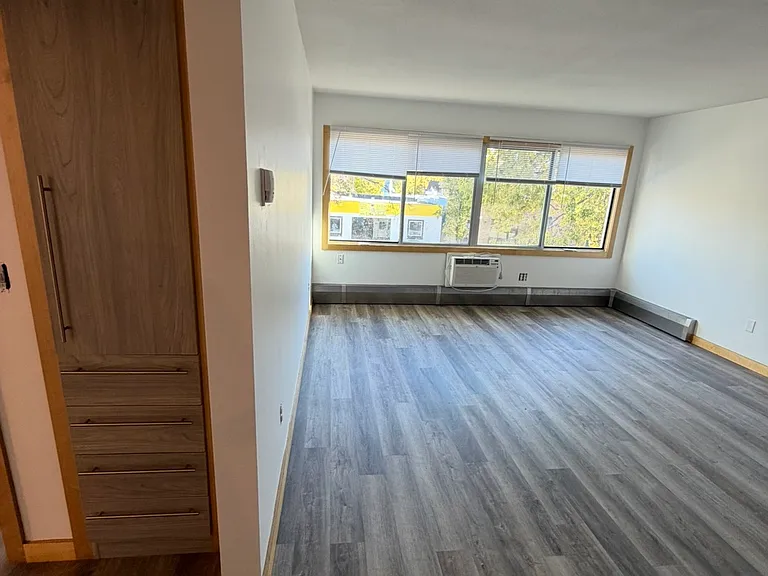 3720 Minnehaha Ave S #15 — Photo 2