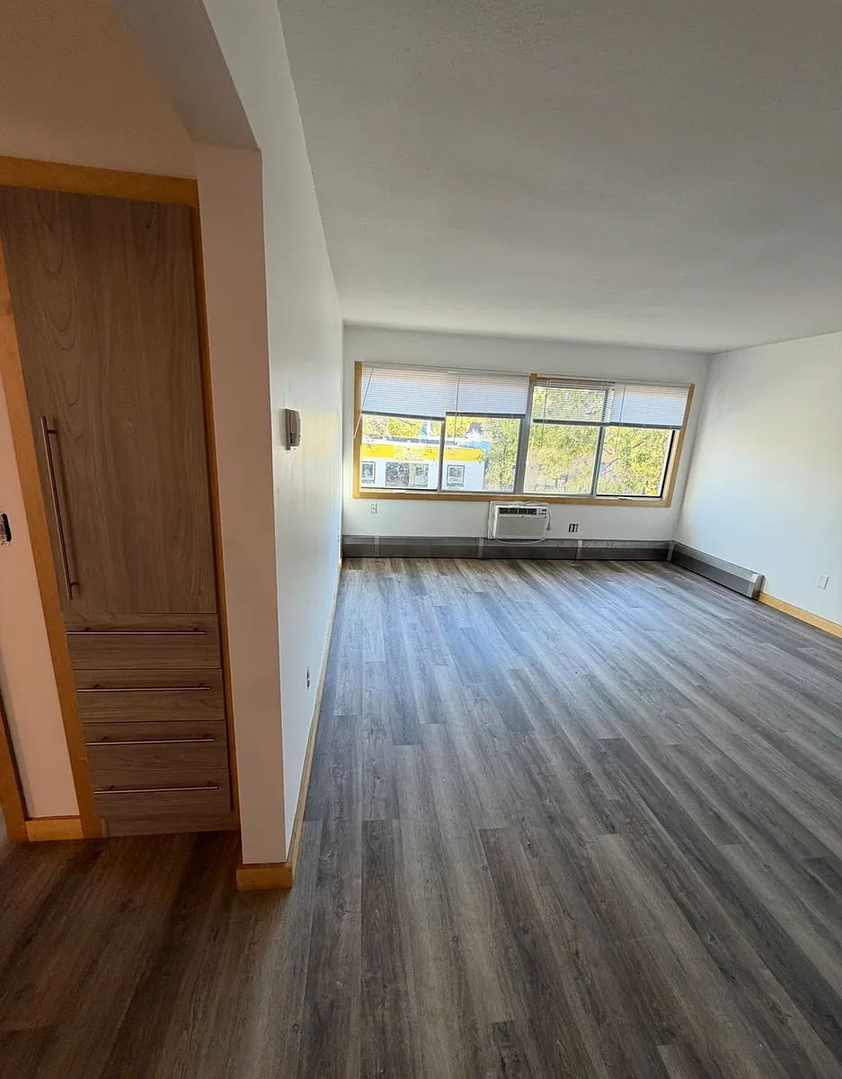 Building Photo - 3720 Minnehaha Ave S #15