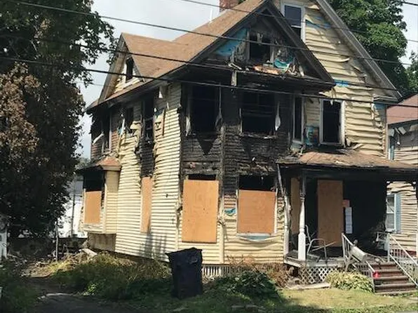 218 Elm Street, Bangor, ME 04401