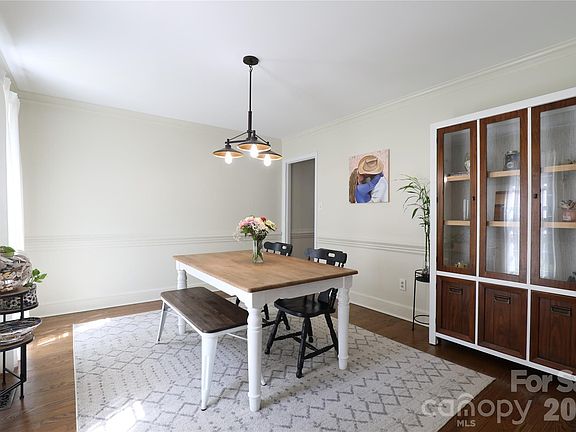 5th image of 8810 Scarsdale Dr