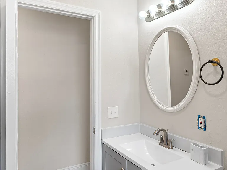 3611 E Chelsea St #2 — Photo 14