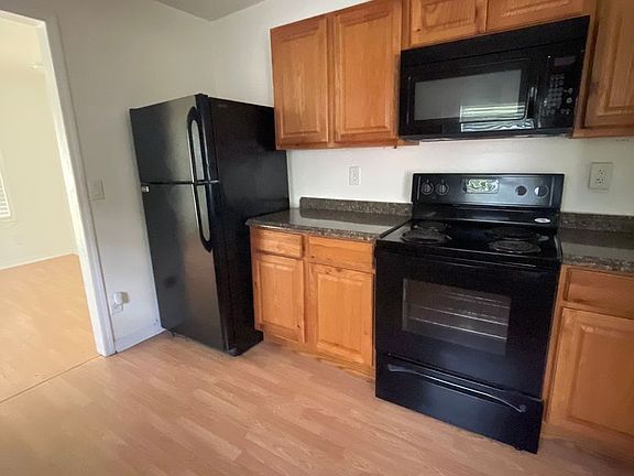 2nd image of 37437 Beauchamp Ave