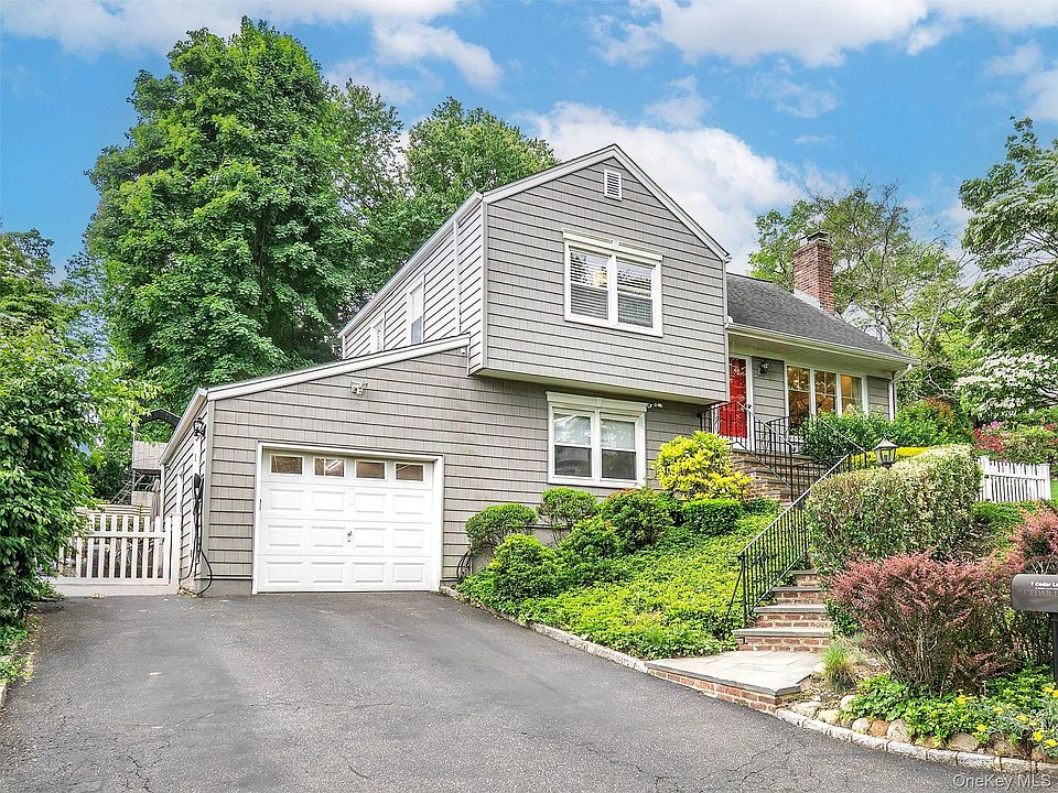 1st image of 7 Cedar Lane