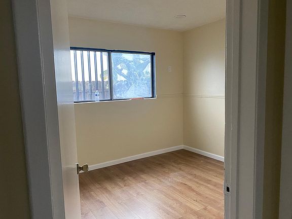 2nd image of 13801 Kornblum Ave