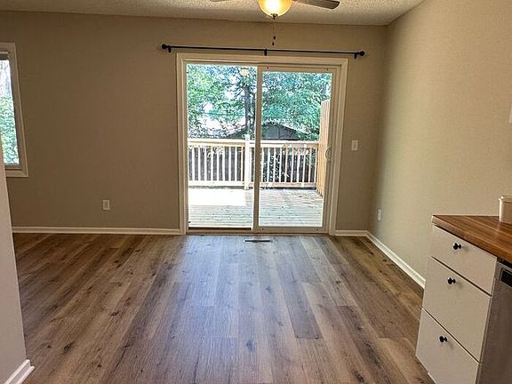 4th image of 1285 Norton Ave NE