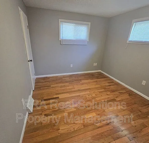 977 13th Ave — Photo 19